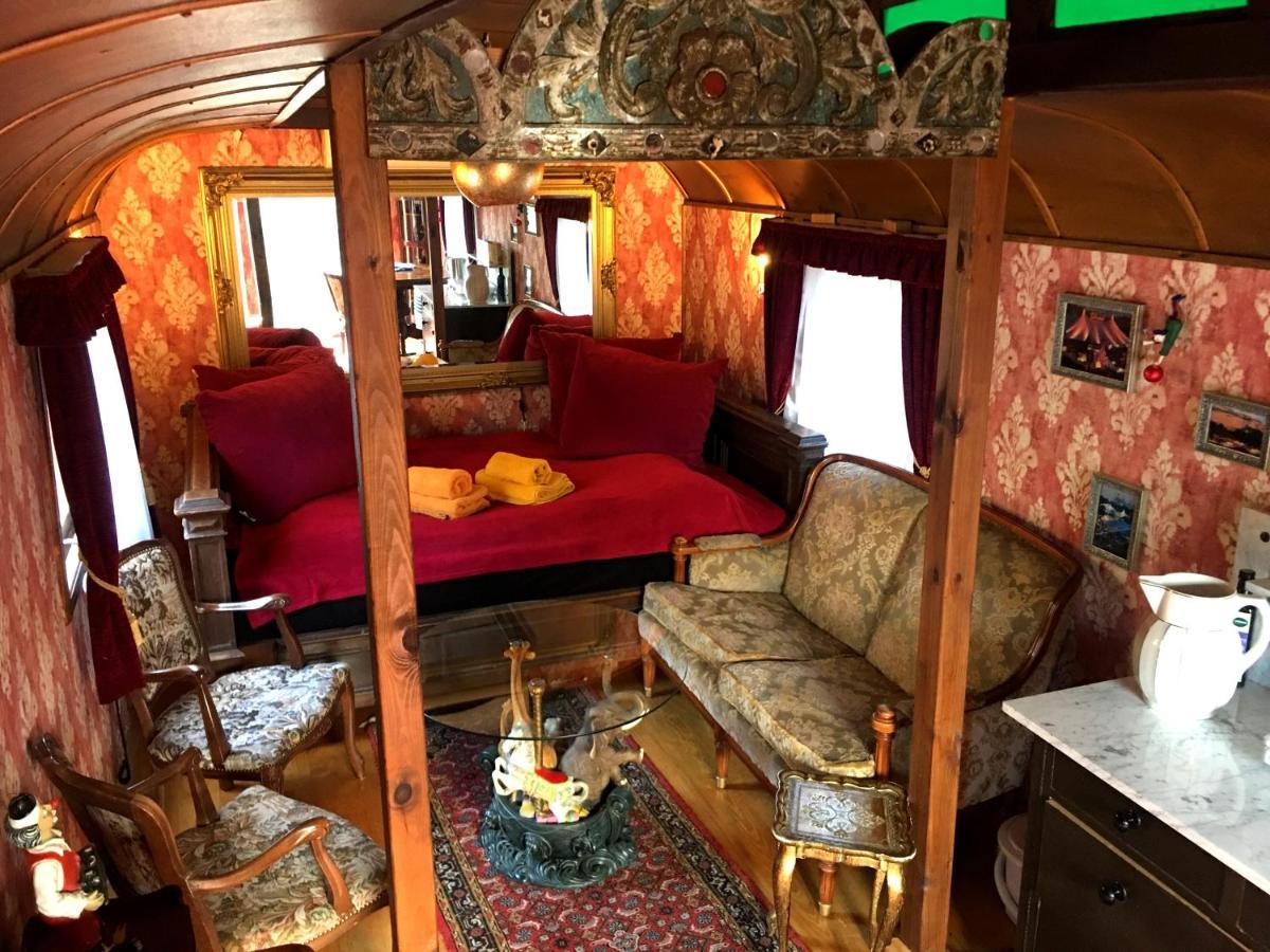 Historischer Zirkuswagen Mit Terrasse Und Blick Ins Gruene Витценхаузен Экстерьер фото